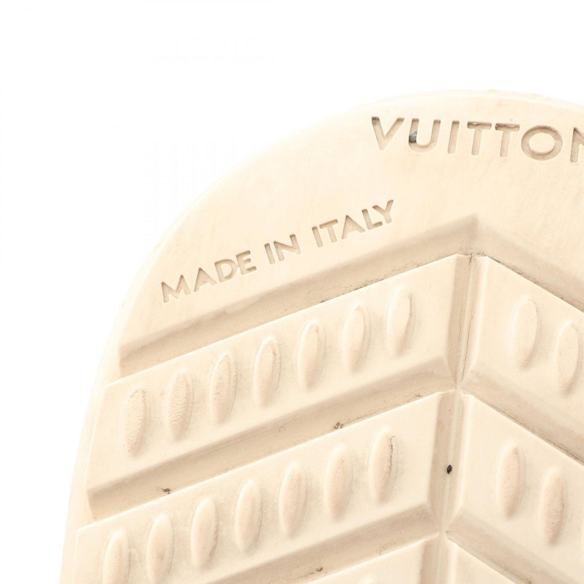 Louis Vuitton Sneakers LV Buttersoft Leather — view 6