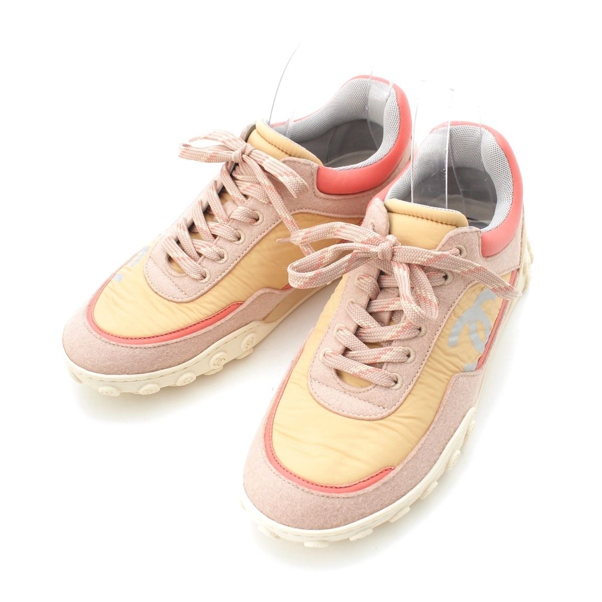Chanel Low-Cut CC Logo Sneakers Beige