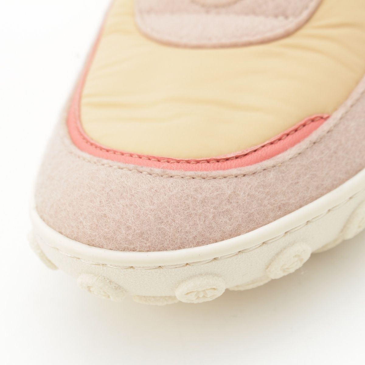 Chanel Low-Cut CC Logo Sneakers Beige — view 8