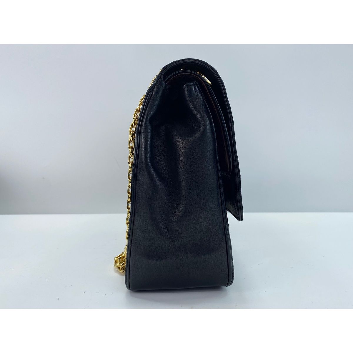 Chanel Shoulder Bag Quilted — view 5