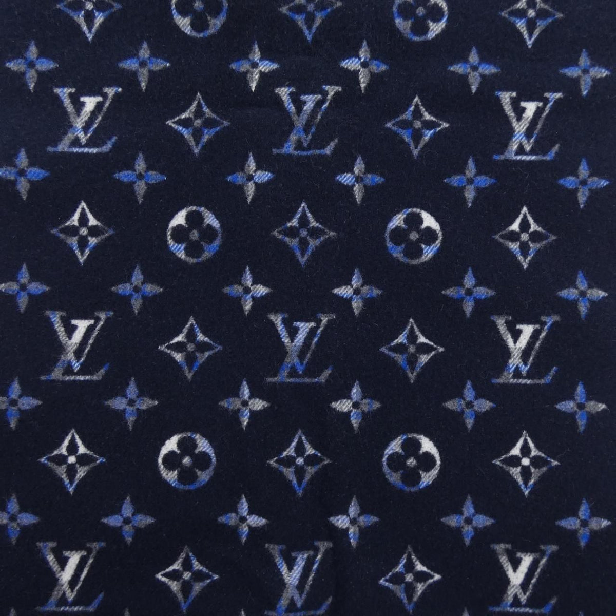 Louis Vuitton Monogram Gradient Ta Tan Scarf — view 4