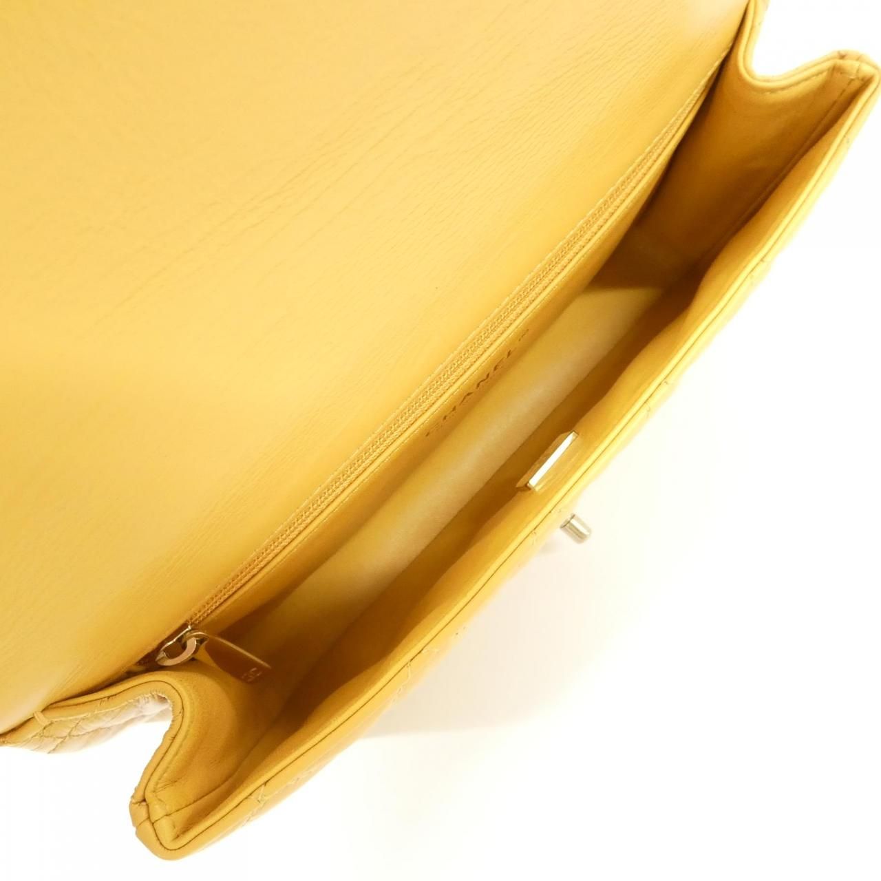 Chanel Bag Handbag Yellow — view 6