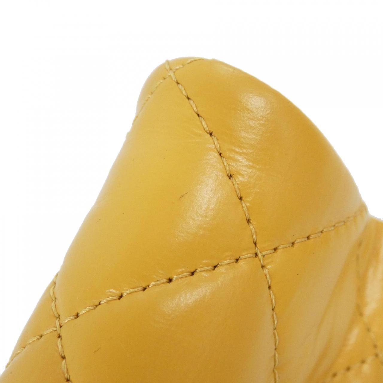 Chanel Bag Handbag Yellow — view 4