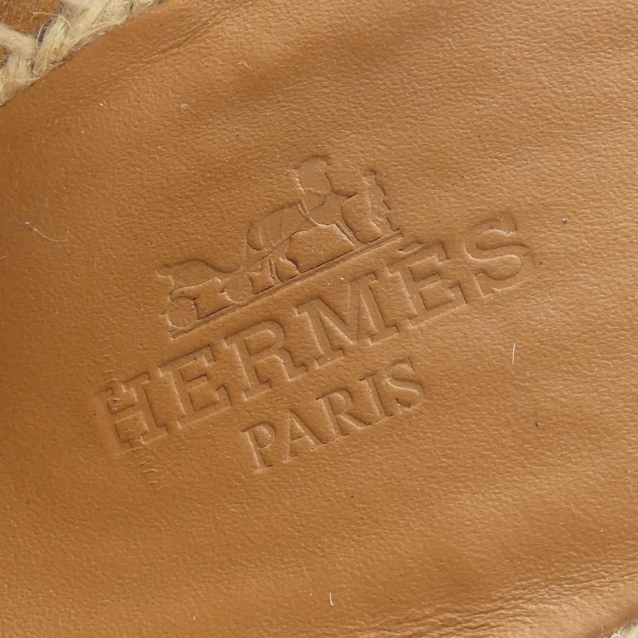 Hermes Tipoli Kelly Buckle Sandals — view 6