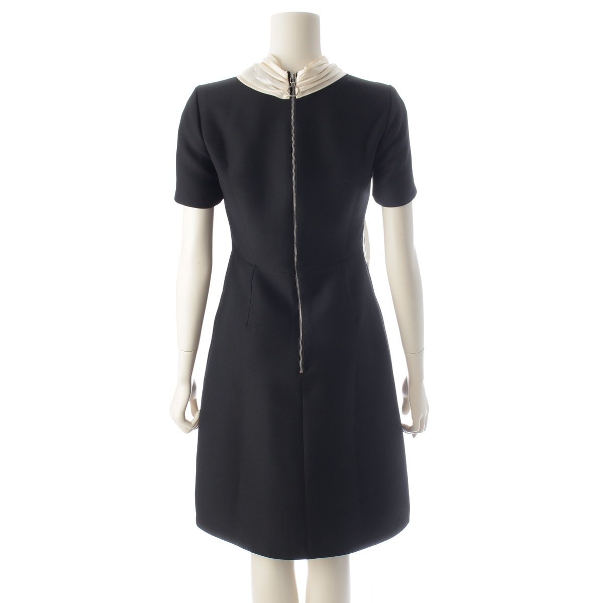 Gucci Wool Silk Ribbon Motif Dress Short Sleeve Top Black White 36 — view 4