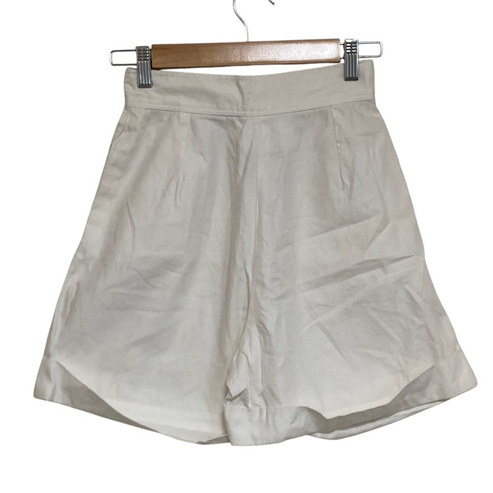 Chanel Vintage T-tuck Cotton Shorts 36 White — view 2