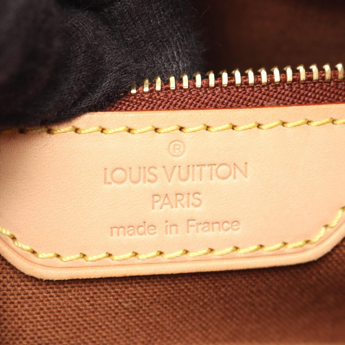 Louis Vuitton Tote Bag Batignolles Vertical Canvas Leather — view 4