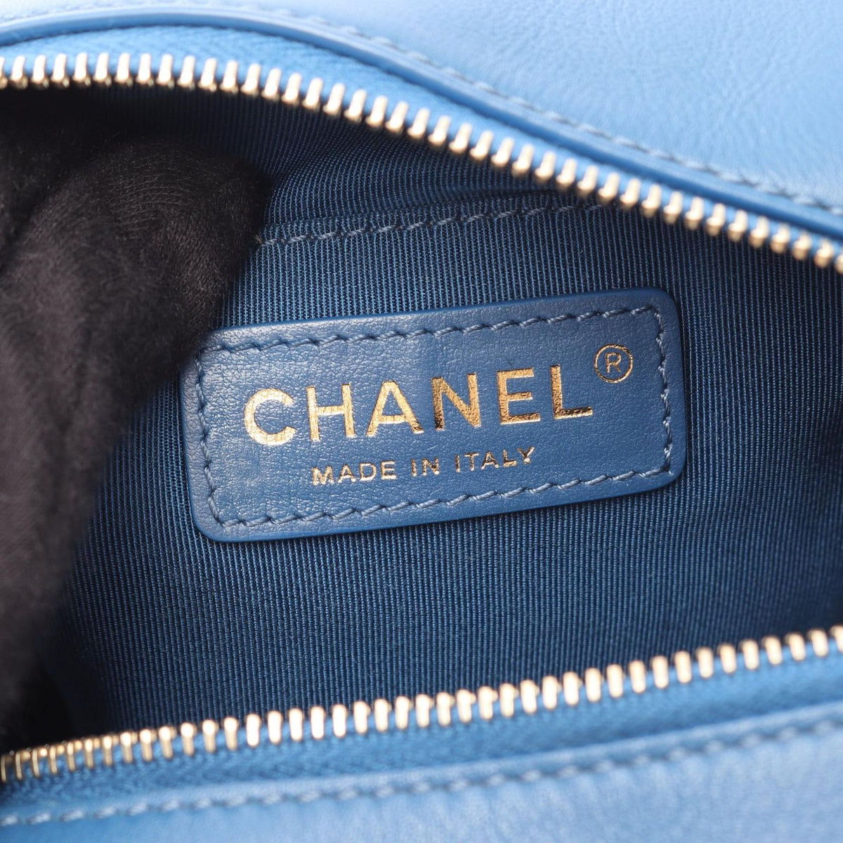 Chanel Shoulder Bag Quilted Small Blue Leather — view 4