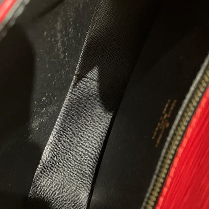 Louis Vuitton Saint Cloud Epi Shoulder Bag Leather — view 5