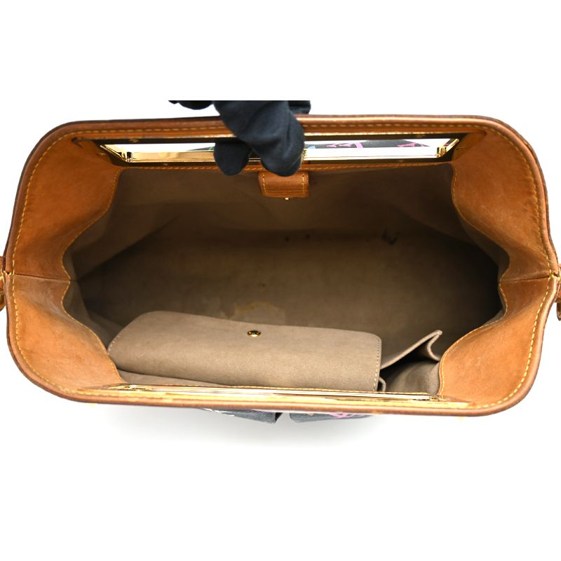 Louis Vuitton Shoulder Bag — view 5