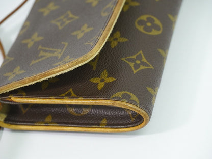 Louis Vuitton LV Pochette Twin GM Monogram 2-Way Shoulder Bag Clutch Brown — view 4