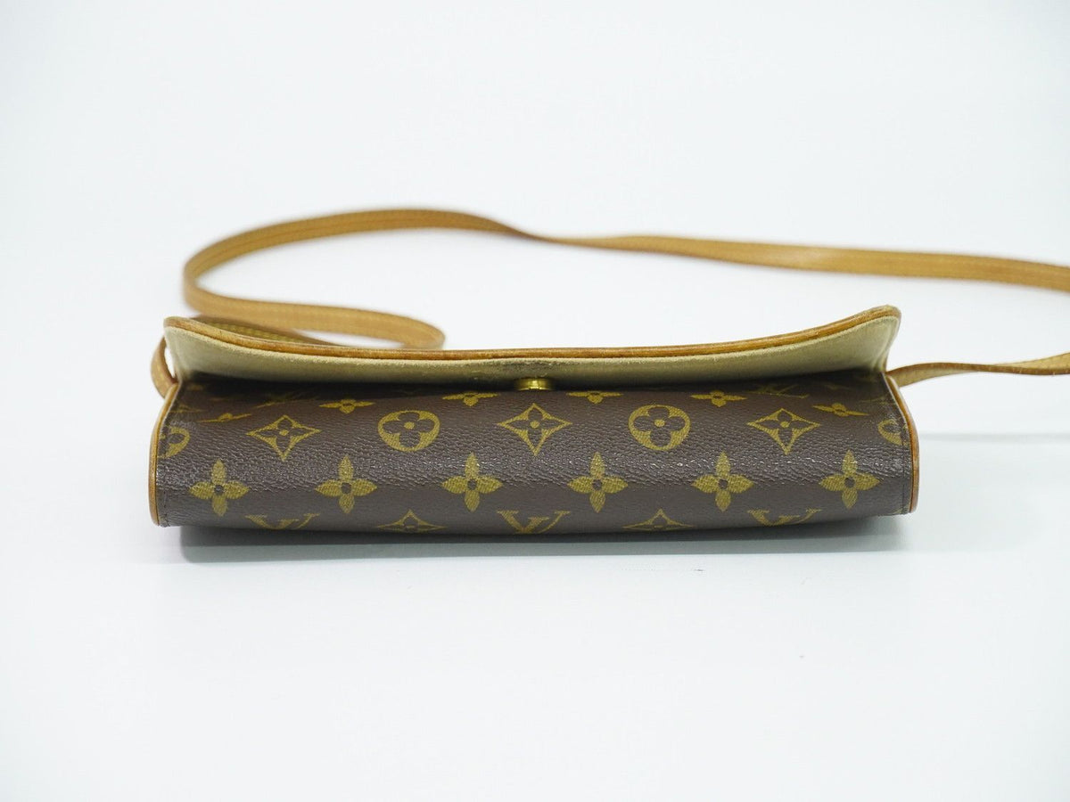 Louis Vuitton LV Pochette Twin GM Monogram 2-Way Shoulder Bag Clutch Brown — view 3