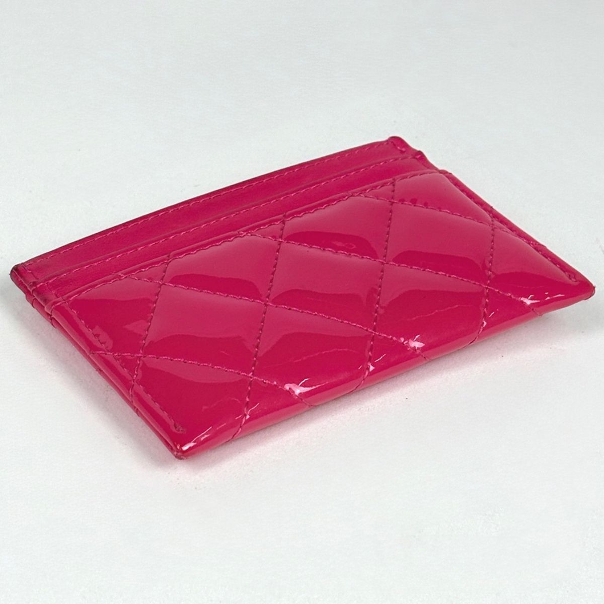 Chanel CC Logo Card Case Patent Patent Leather Pink — view 2