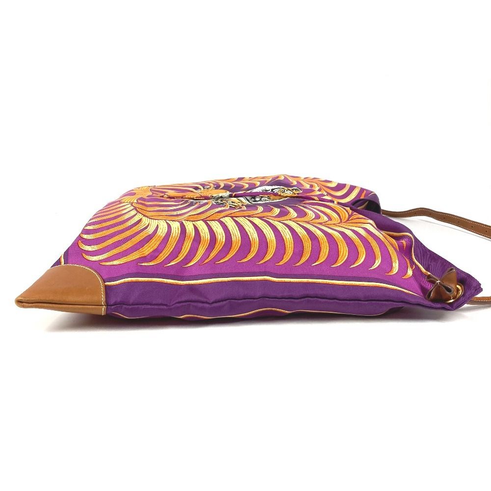 Hermes Shoulder Bag Silk City MM Purple — view 4