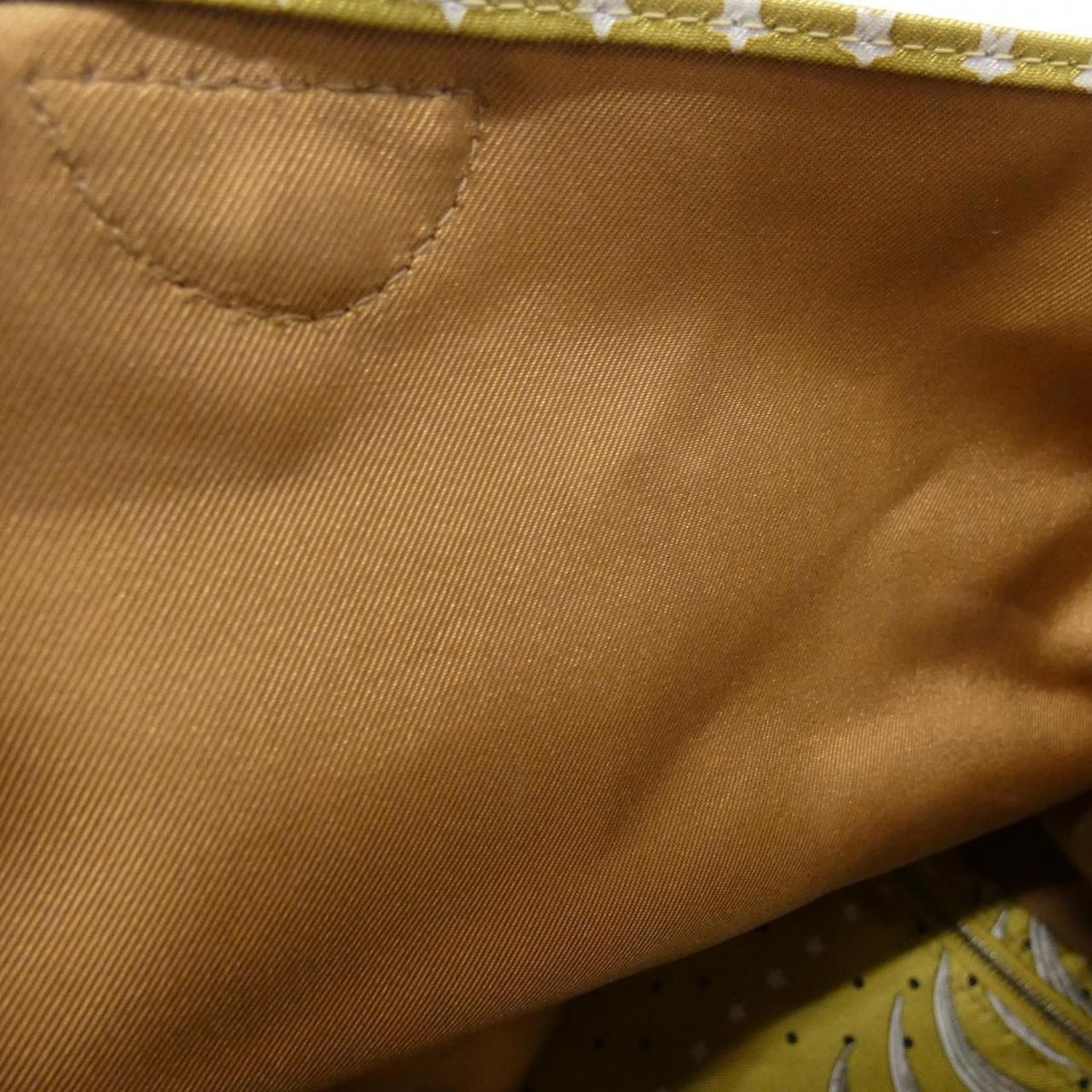 Hermes Tigre Royal Fluri Silky City PM Shoulder Bag — view 8