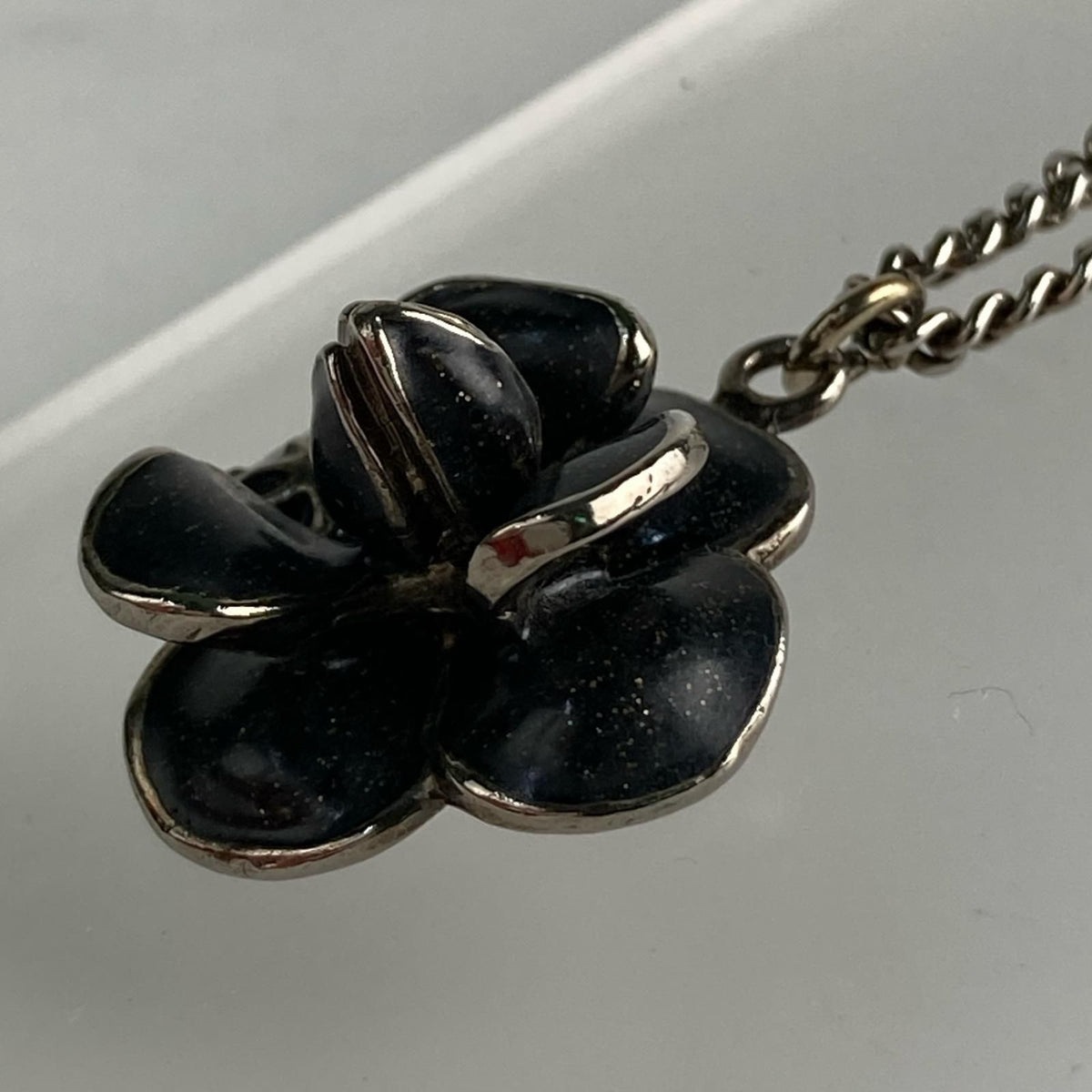 Chanel Necklace CC Logo Camellia Pre Collection Lame 09 P Black — view 3