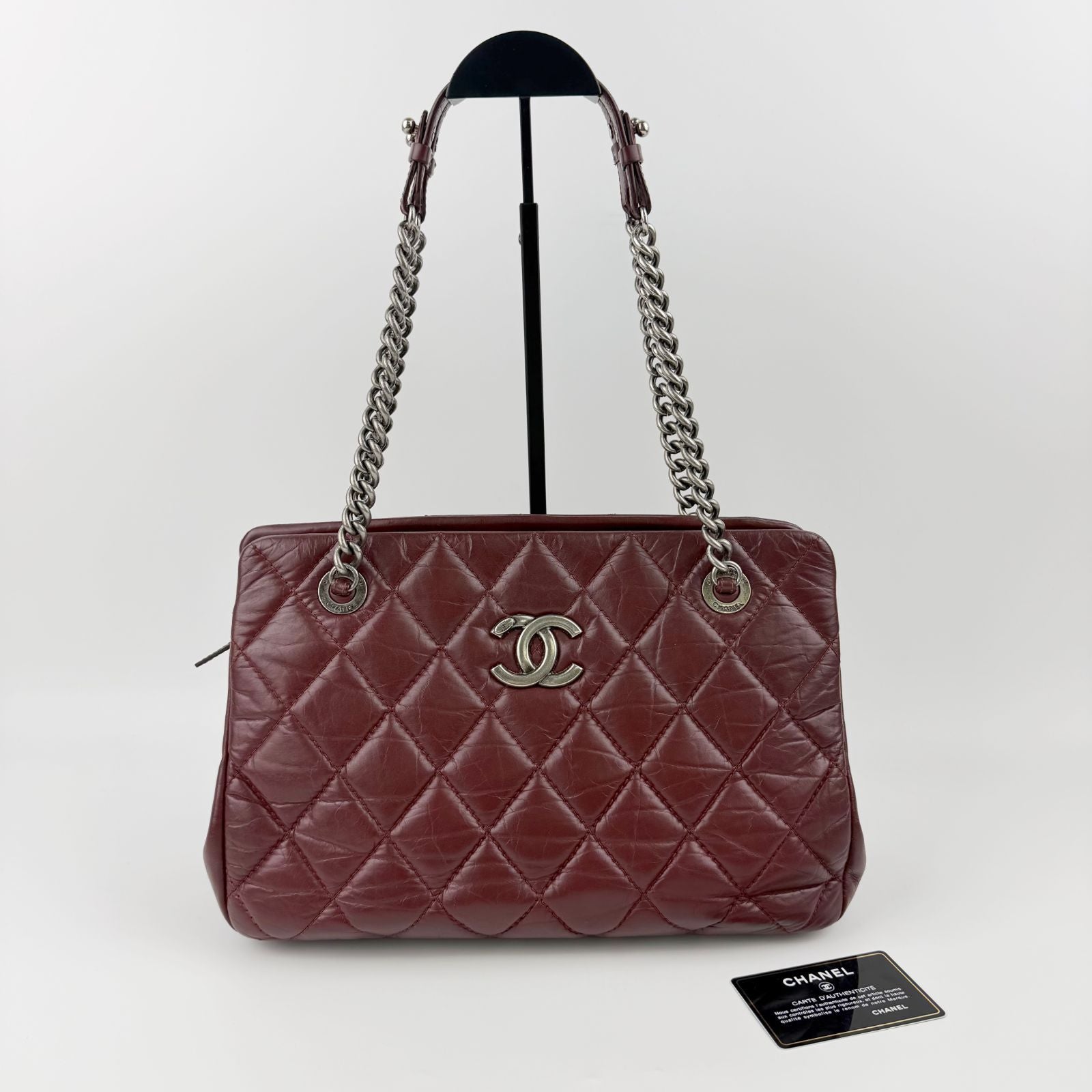 Chanel CC Logo Quilted Chain Shoulder Bag Leather Bordeaux Red Silver Vintage — view 3