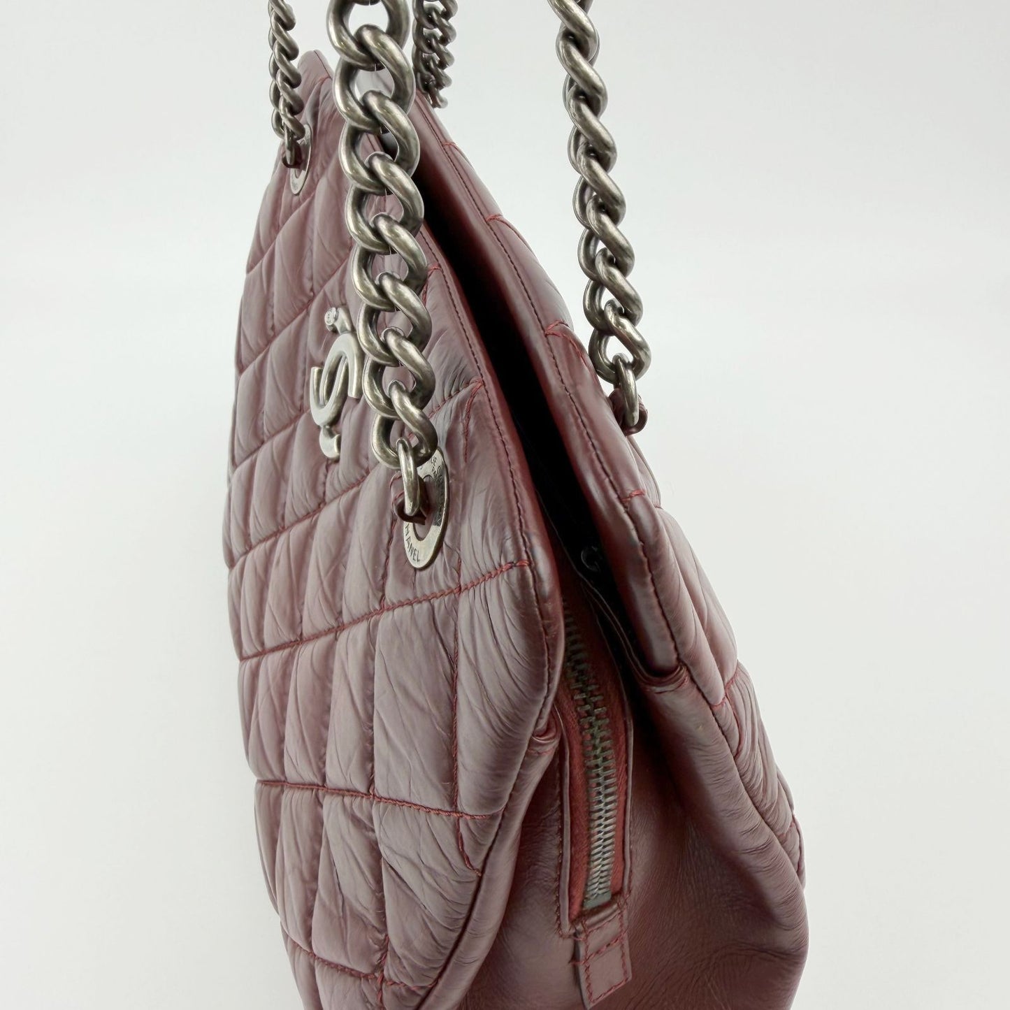 Chanel CC Logo Quilted Chain Shoulder Bag Leather Bordeaux Red Silver Vintage — view 7
