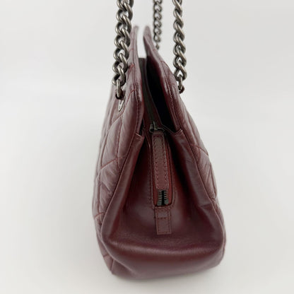 Chanel CC Logo Quilted Chain Shoulder Bag Leather Bordeaux Red Silver Vintage — view 8