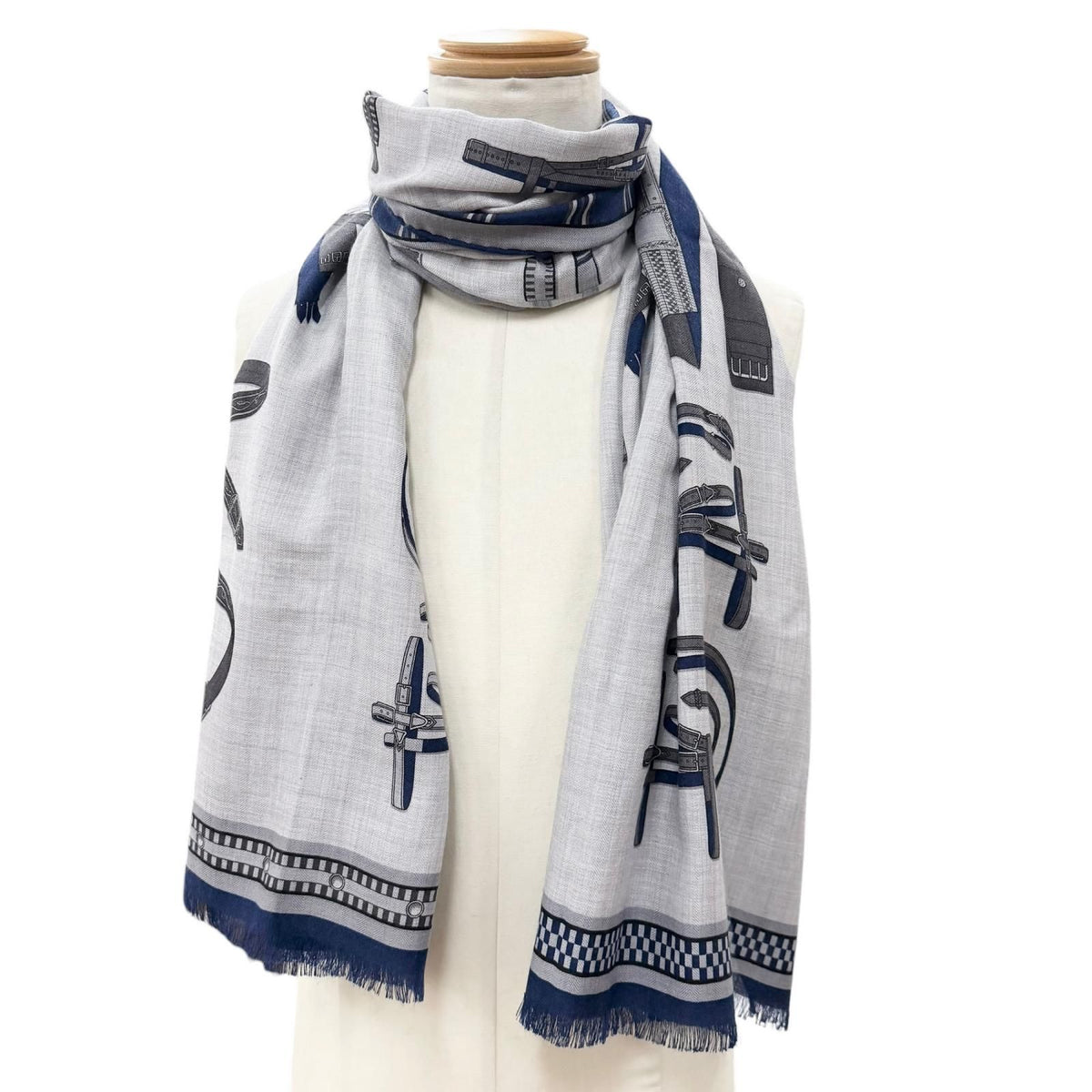 Hermes 195800 Scarves Navy — view 2