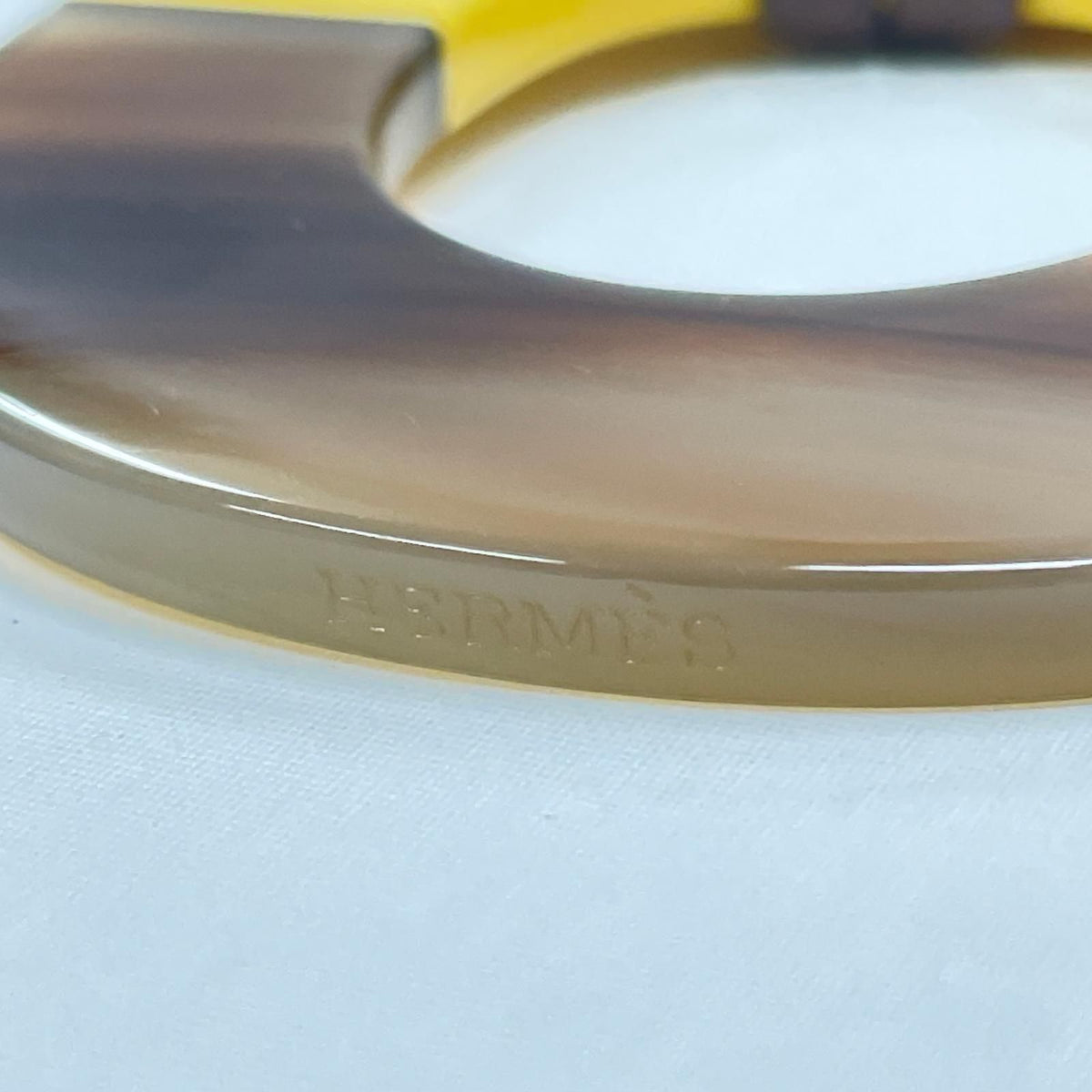 Hermes Pendant Buffalo Horn Lacquer Ismu Brown Yellow — view 4