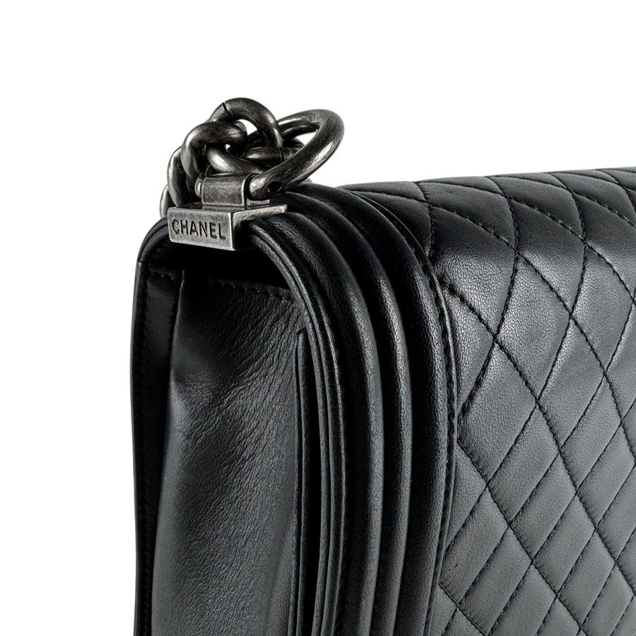 Chanel Shoulder Bag Boy Large — view 7