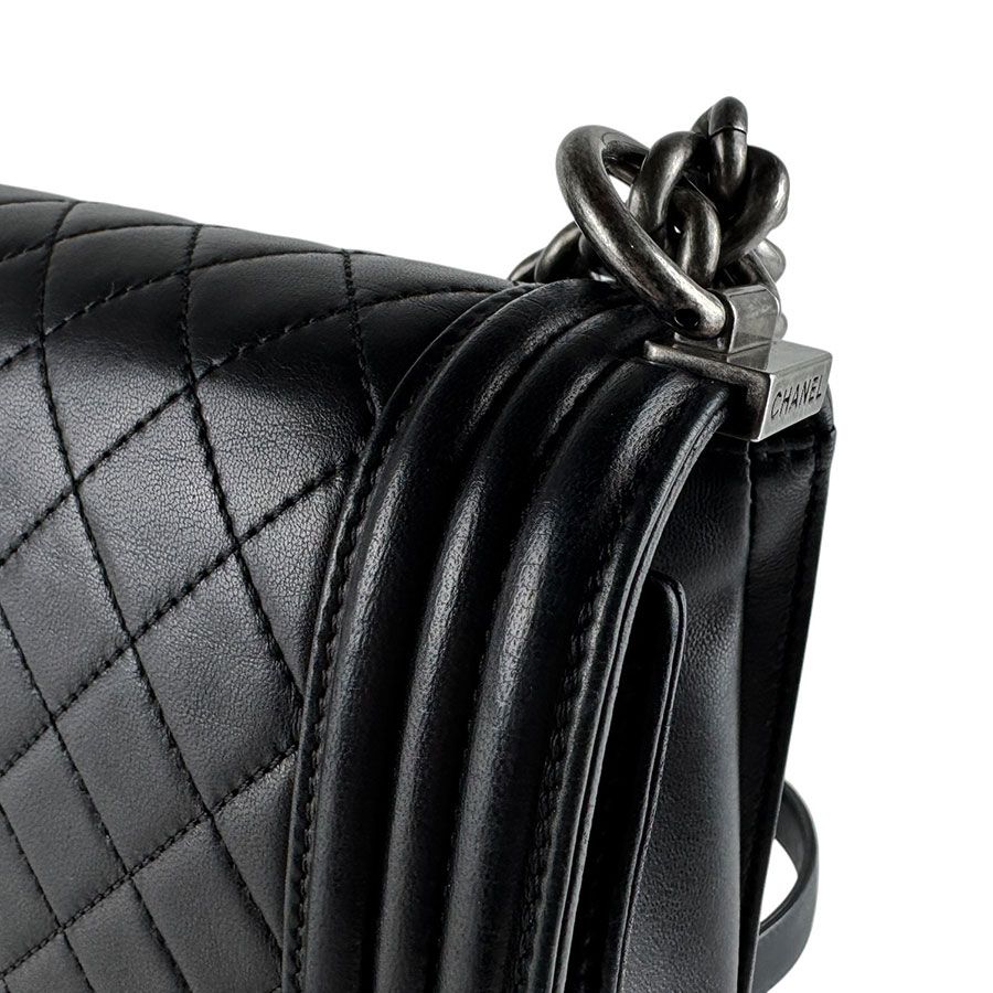 Chanel Shoulder Bag Boy Large — view 6