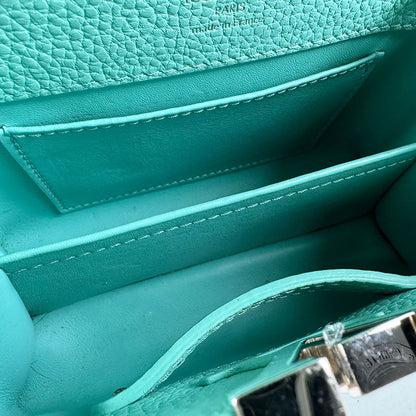 Louis Vuitton Shoulder Bag Capucines Mini — view 5