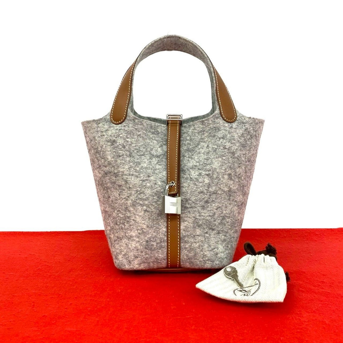 Hermes With Key Picotin Lock PM Felt Swift Leather Handbag Gripaire Gold