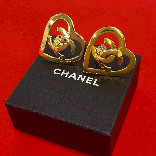 Chanel 95P With Rice Vintage CC Logo Heart Motif Earrings Gold