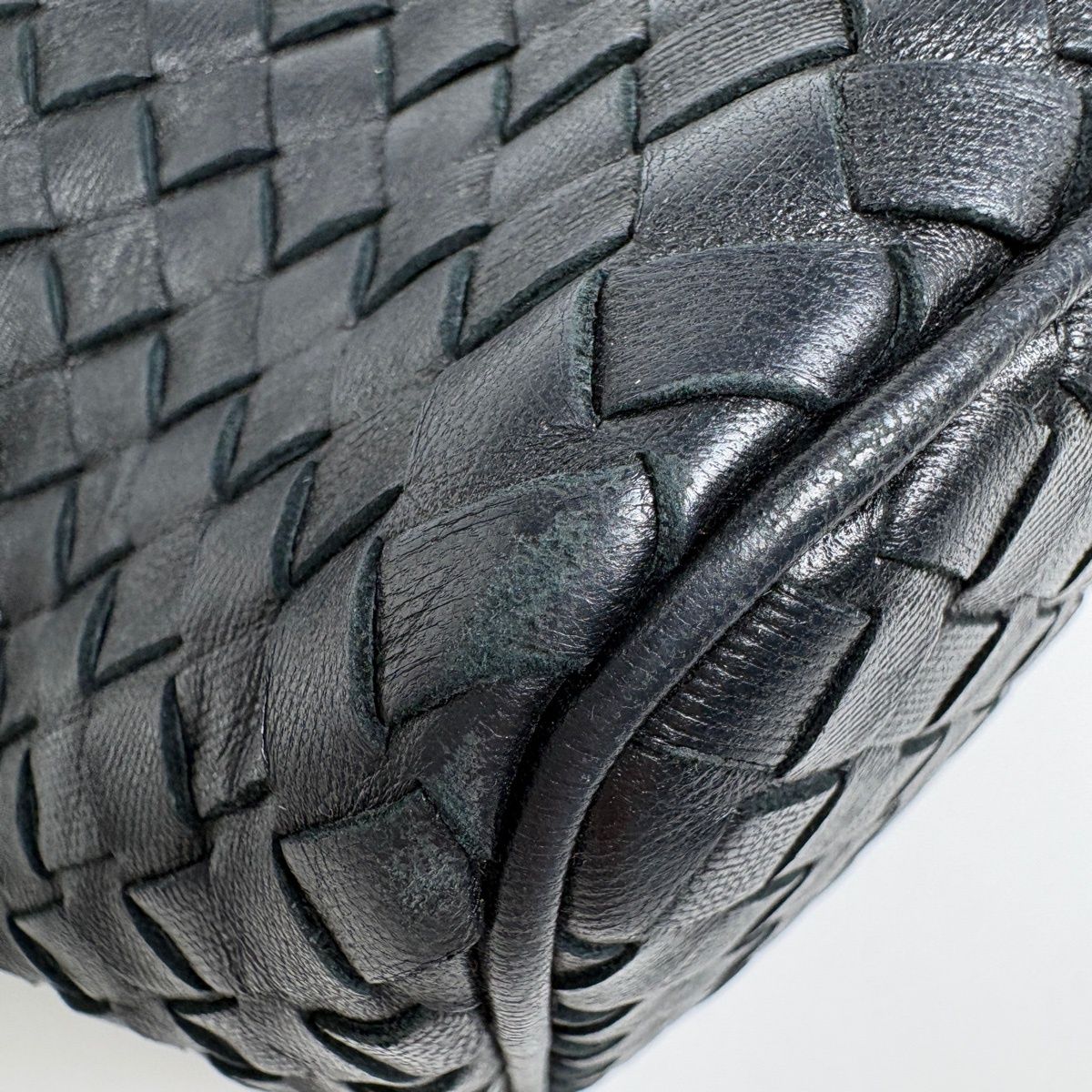 Bottega Veneta Intrecciato Handbag Leather Black — view 4