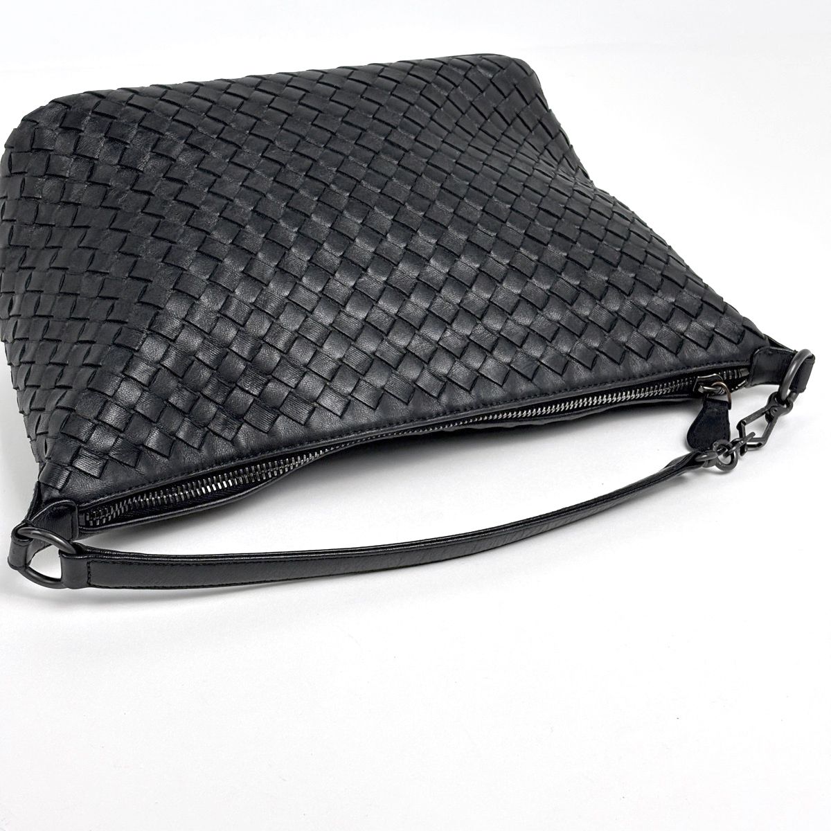 Bottega Veneta Intrecciato Handbag Leather Black — view 7