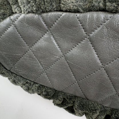 Chanel CC Logo Chain Shoulder Bag 2-Way Faux Fur Fabric Green — view 3