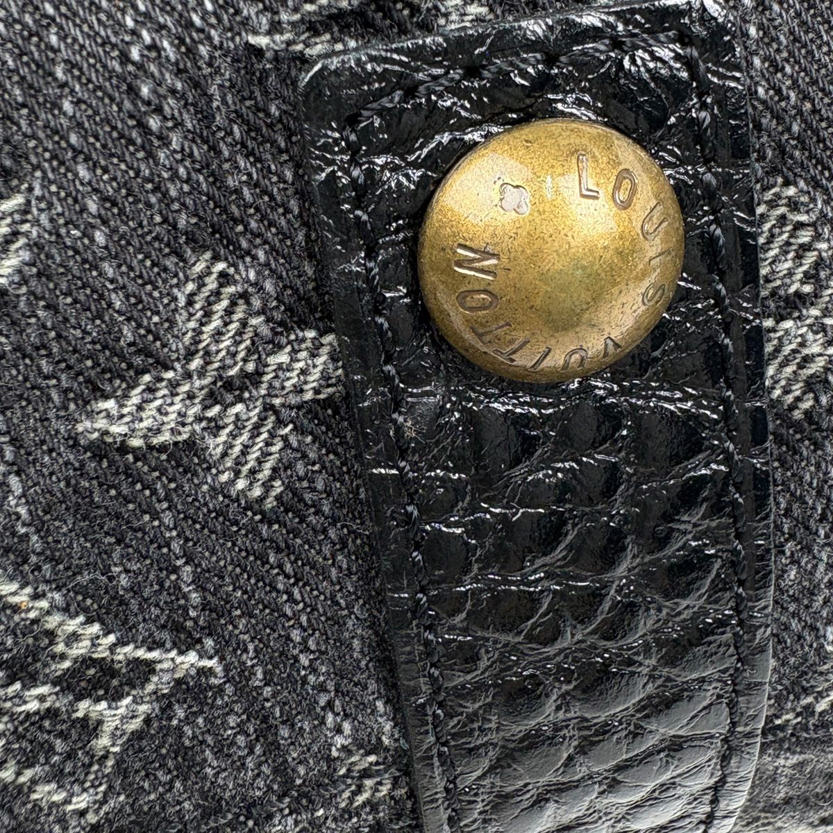 Louis Vuitton Neocavi GM 2-Way Handbag Monogram Denim Noir — view 3