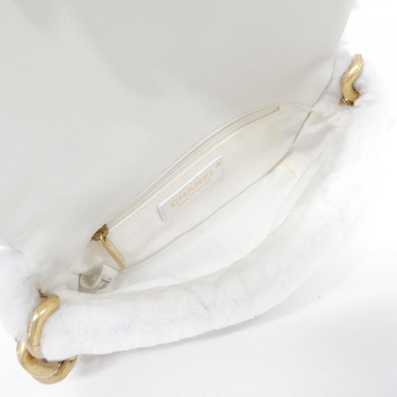 Chanel Shoulder Bag White — view 8