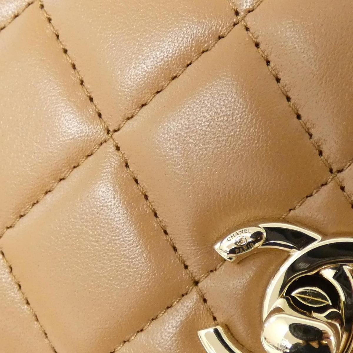 Chanel Chain Clutch Beige — view 4