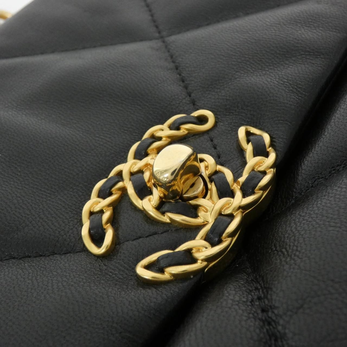 Chanel 19 Line Shoulder Bag — view 4