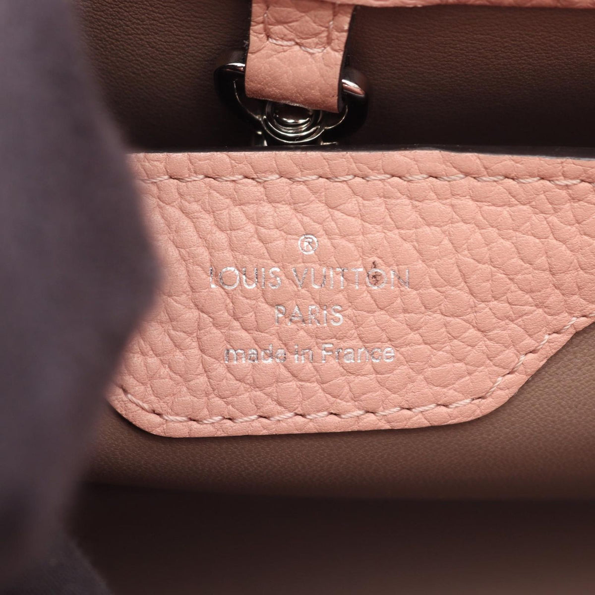 Louis Vuitton Handbag Capucines BB 2-Way Magnolia Leather — view 4