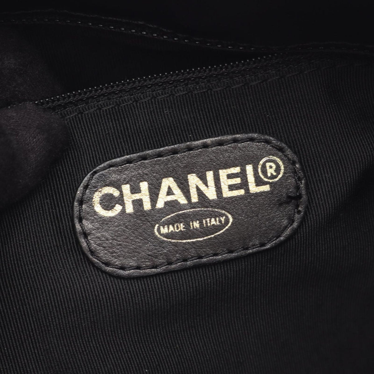 Chanel Shoulder Bag CC Logo Black Lambskin CC — view 4