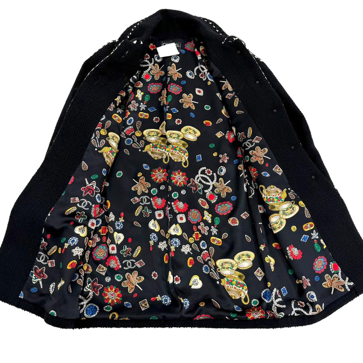 Chanel 91A Vintage Wool CC Logo Gold Button Lining Gripoix Print Tweed Coat — view 5