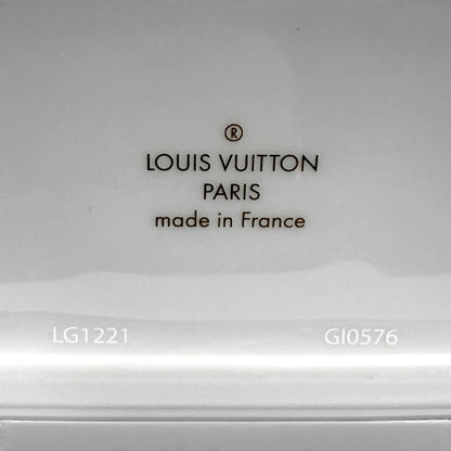 Louis Vuitton Vase Porcelain Monogram Pattern Embossed Bag Motif White — view 8