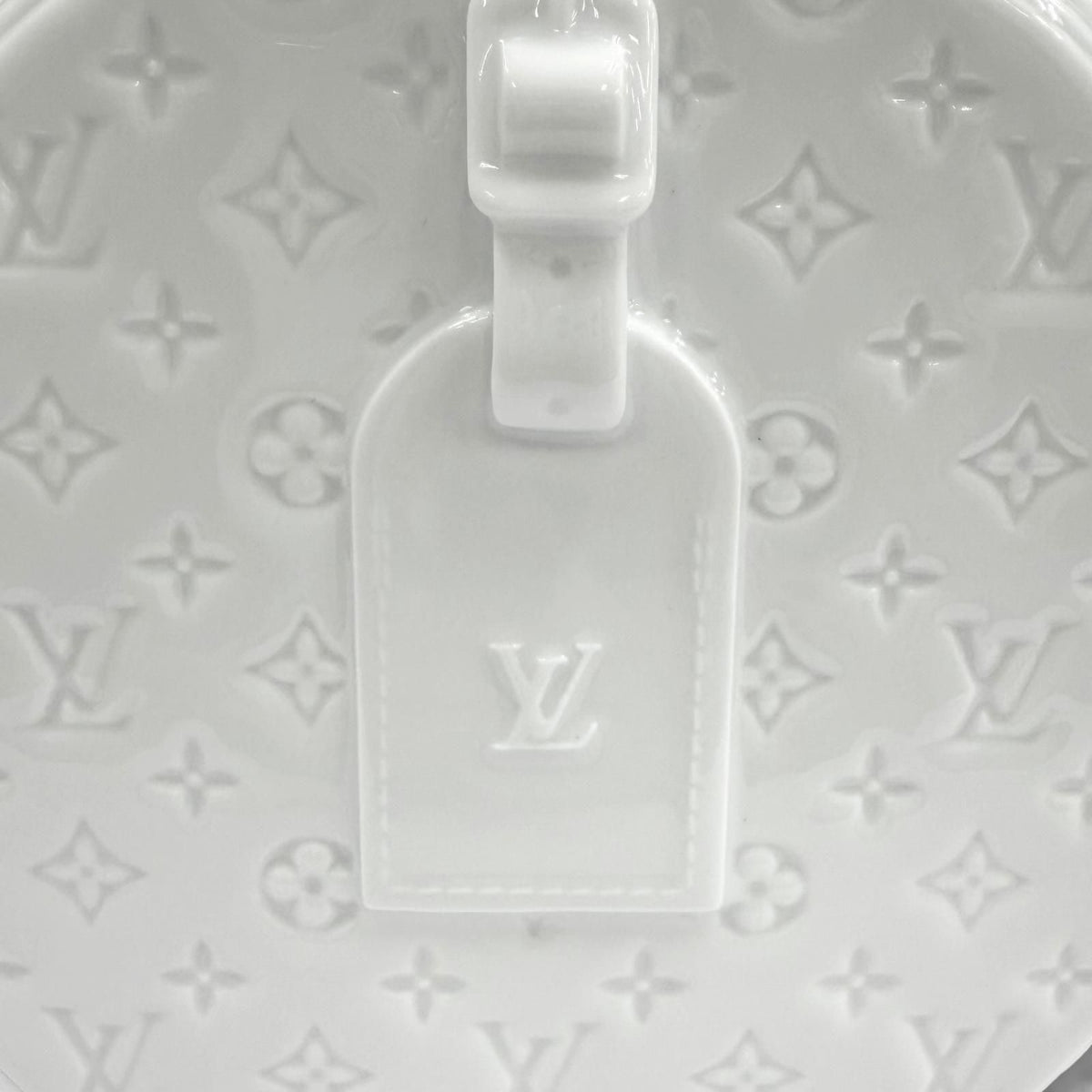 Louis Vuitton Vase Porcelain Monogram Pattern Embossed Bag Motif White — view 7