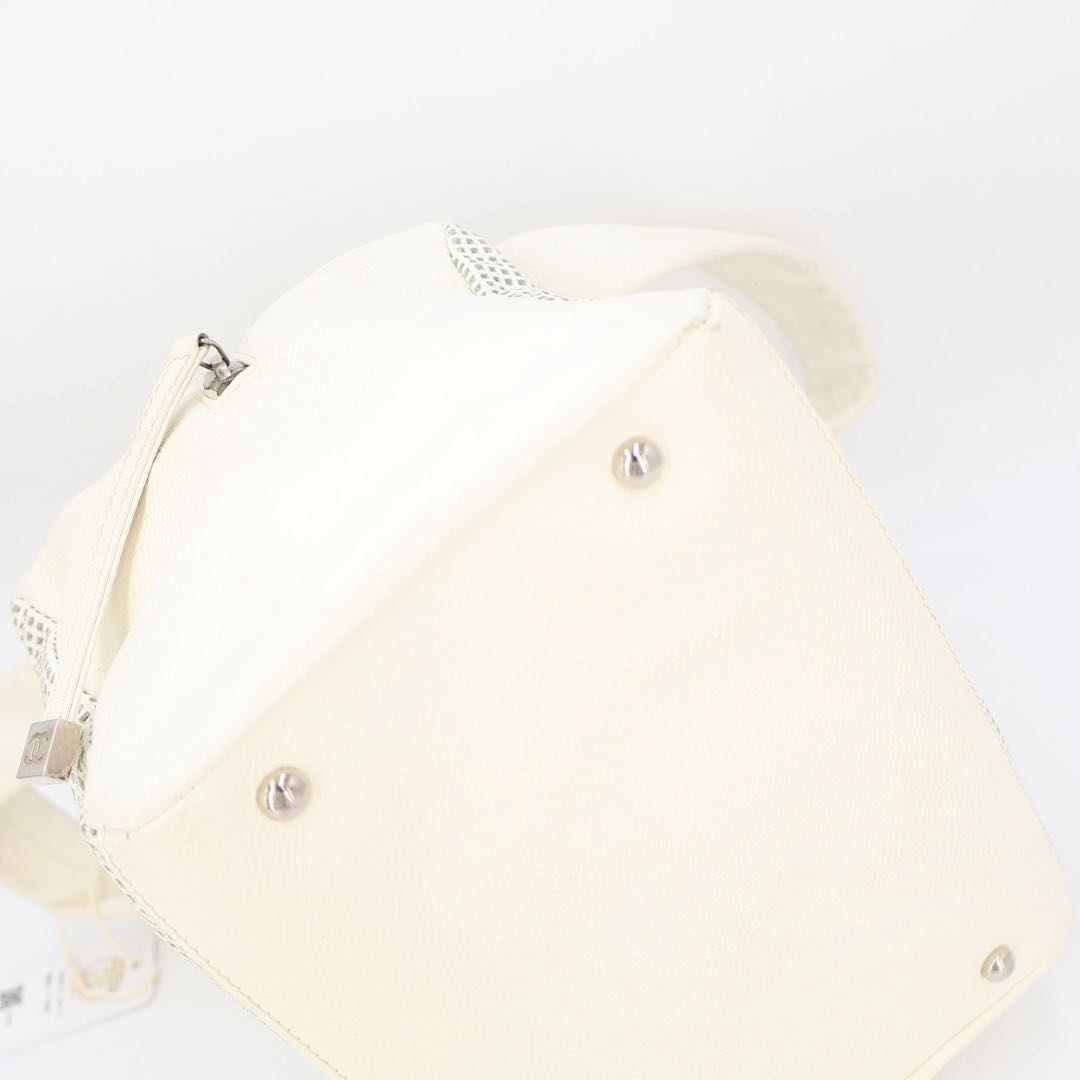 Chanel Perforated Handbag White Mini — view 4