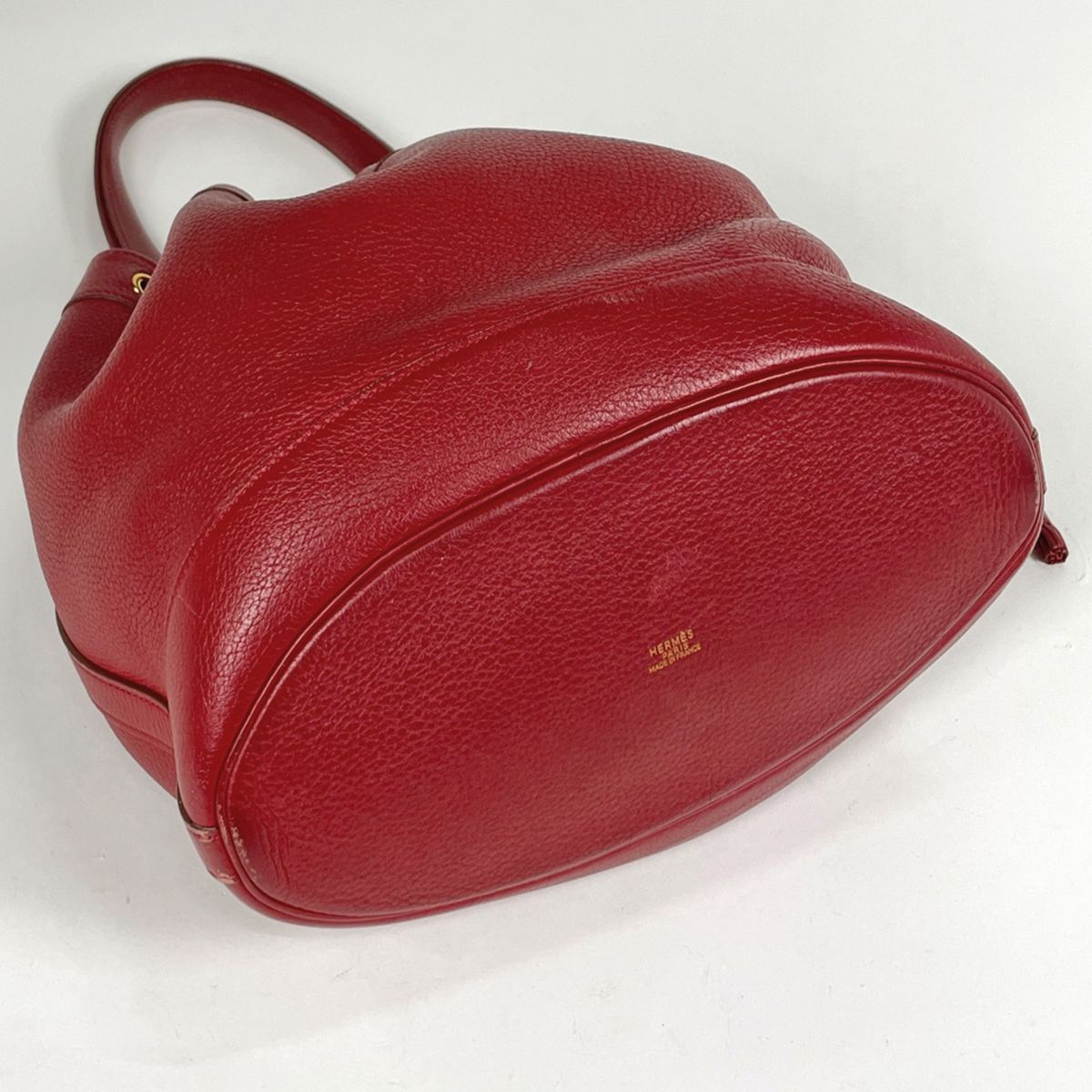 Hermes Market GM Drawstring Shoulder Bag Taurillon Clemence Rouge — view 2