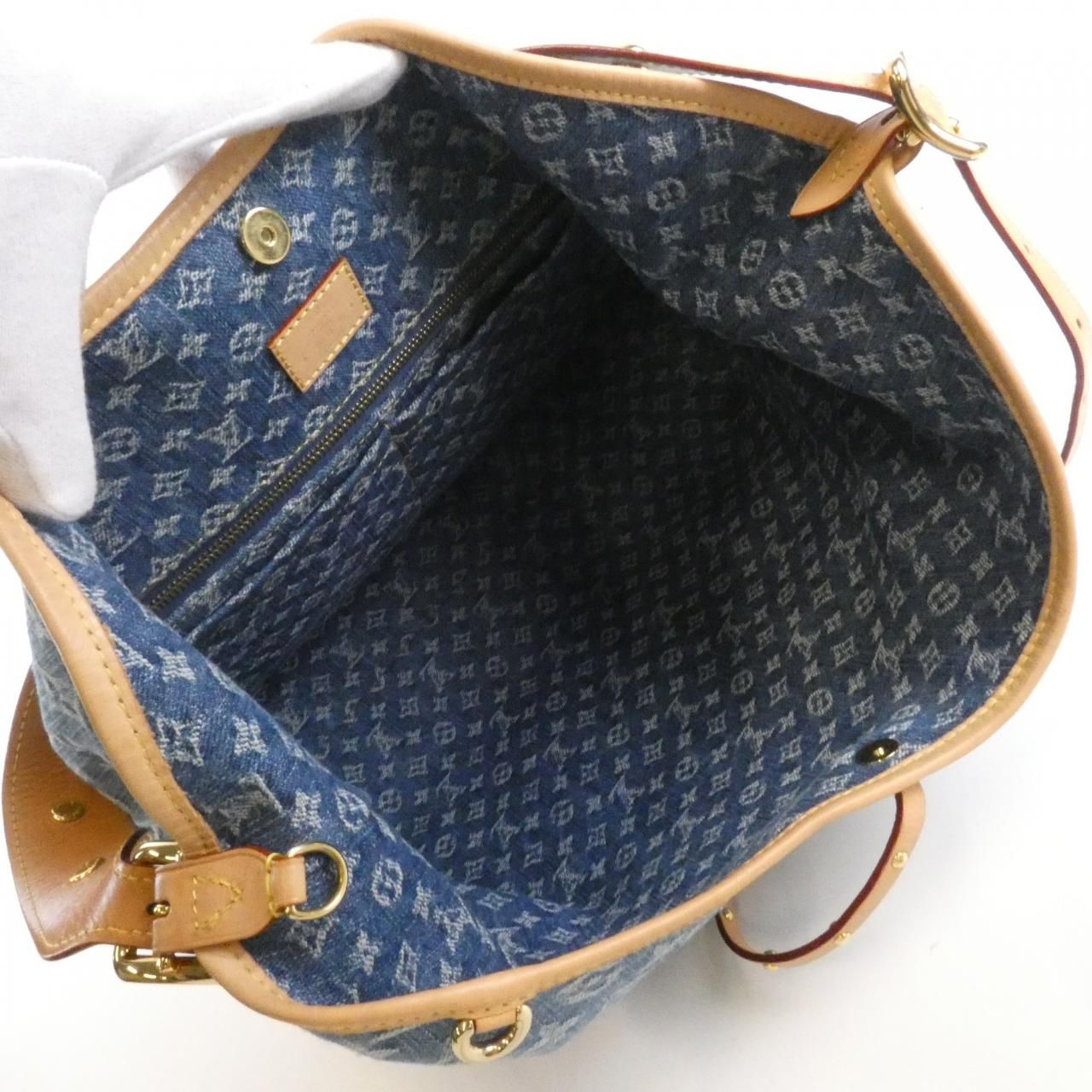 Louis Vuitton LV Remix Carryall MM Shoulder Bag — view 7