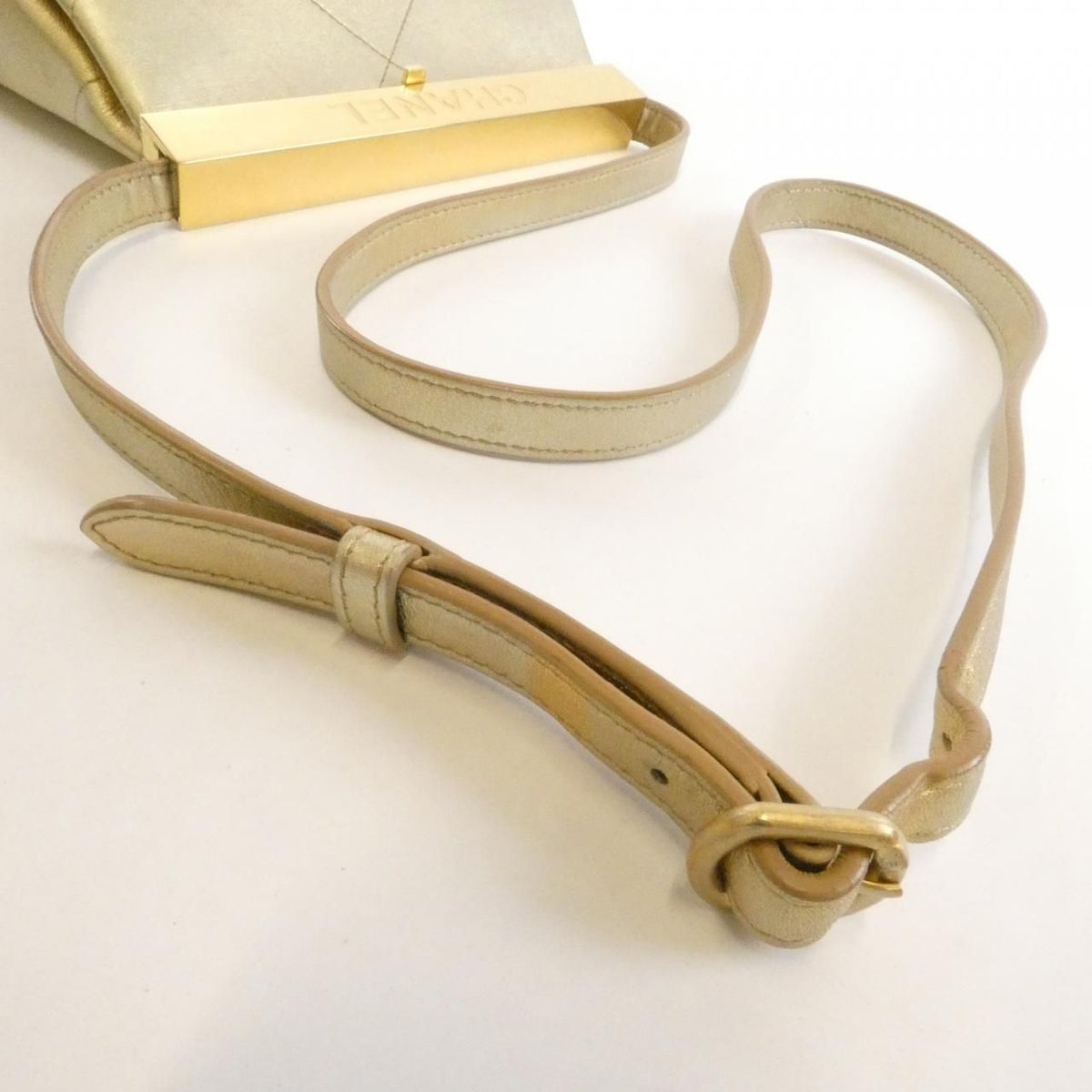 Chanel Shoulder Bag Gold — view 4