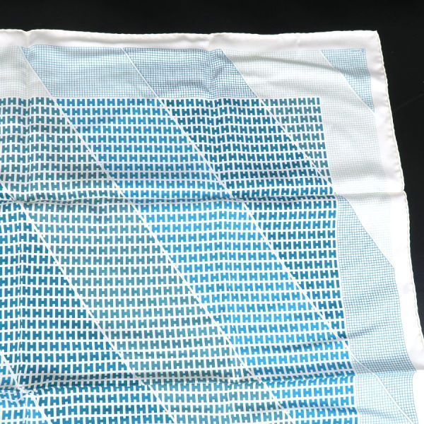 Hermes Carre 90 Scarf — view 4