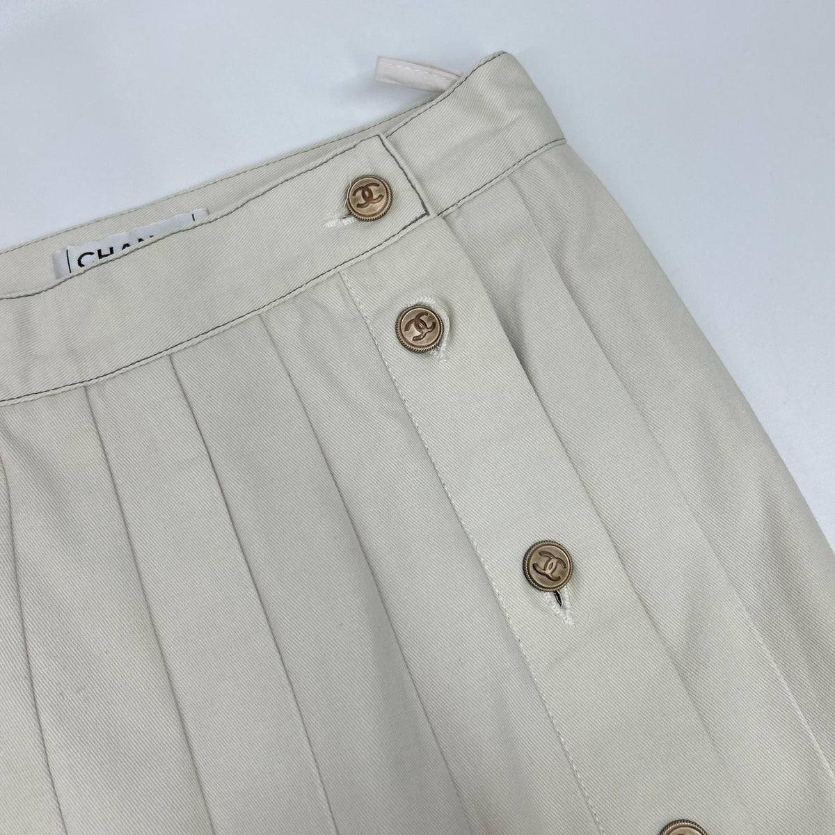 Chanel Coco Button Cotton Pleated Skirt 34 — view 7