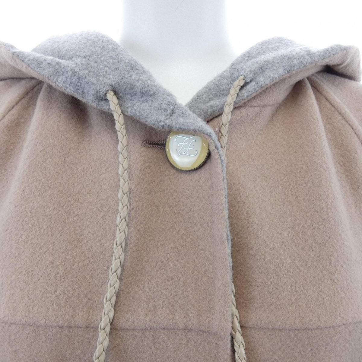 Fendi Coat Beige — view 5