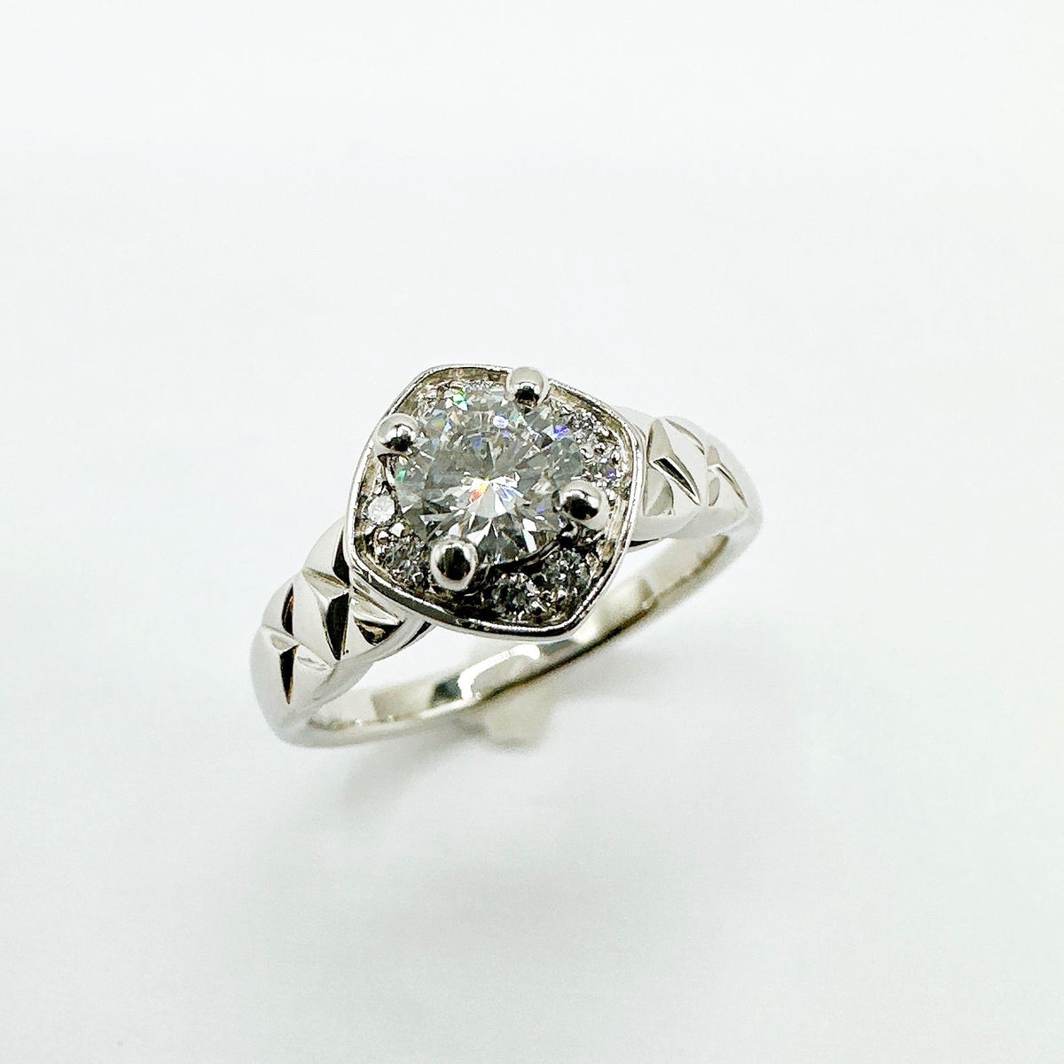 Chanel Coco Crush Diamond Platinum Gia With Ring — view 3